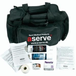 Liten klubbväska med innehåll