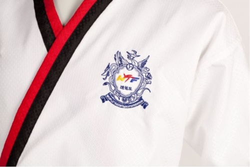 KWON Poomsae Taekwondo dobok - U17 tjejer - WT