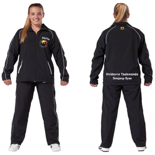 Hvidovre Taekwondo Träningsdräkt inkl. logotyp och tryck på baksidan