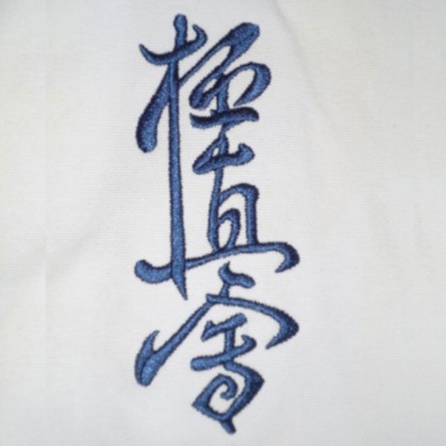 Kyukoshinkai Kanji brodering på gi