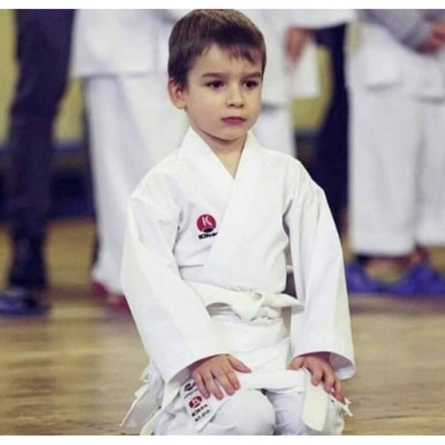 KIHON KIDO begynder Kumite Karate gi - 5 oz. - WKF-approved